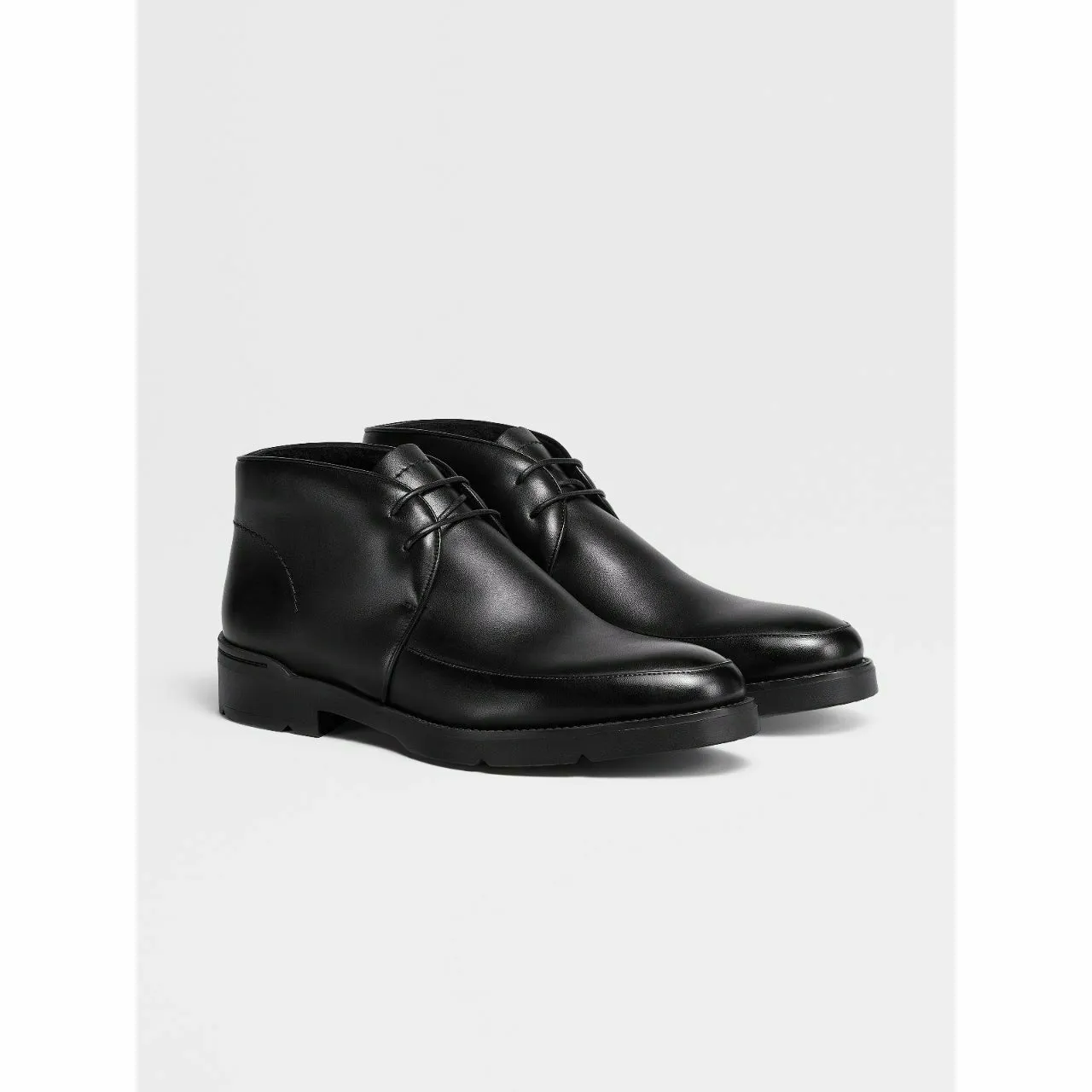BLACK LEATHER CORTINA CHUKKA BOOTS