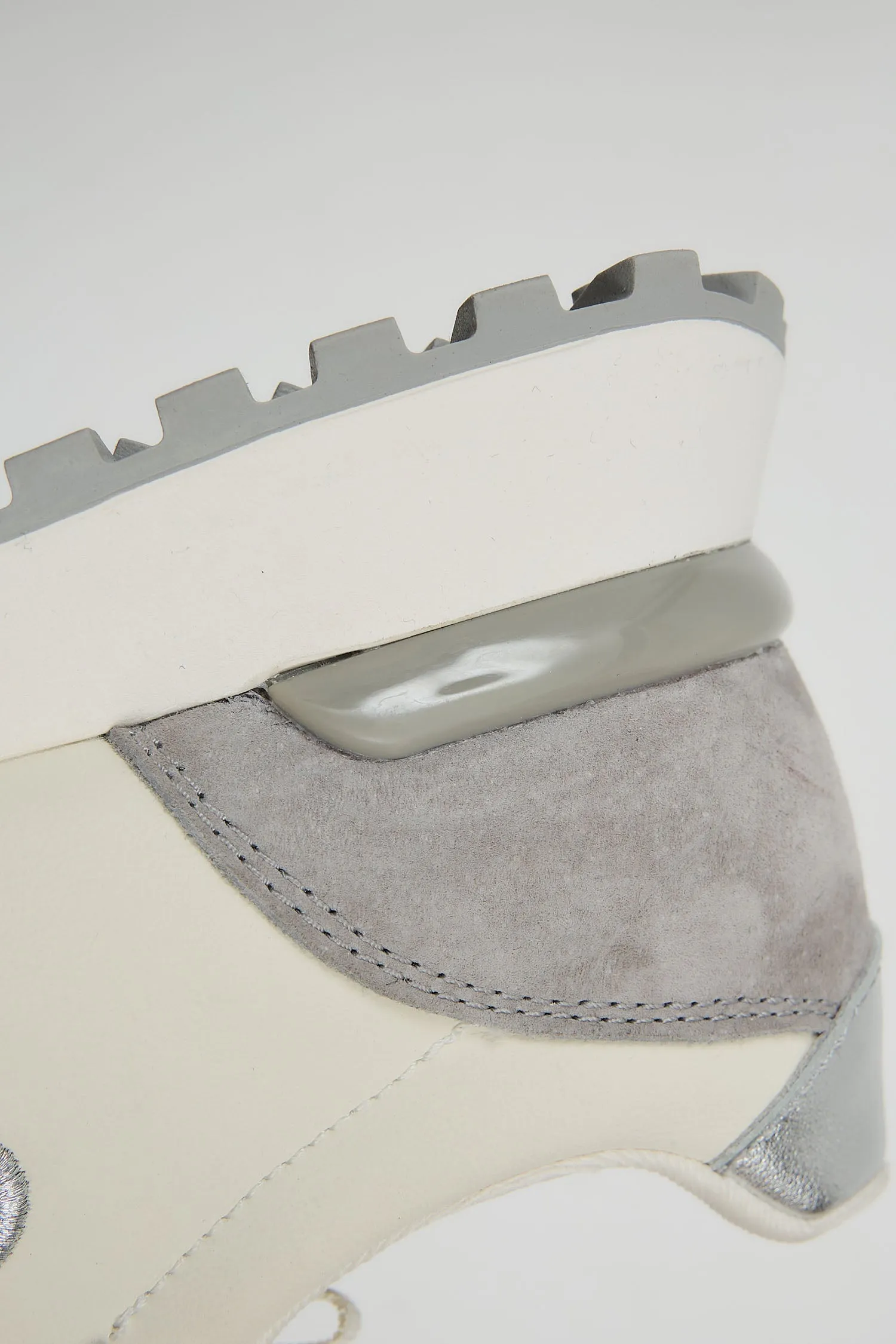 Lucania White