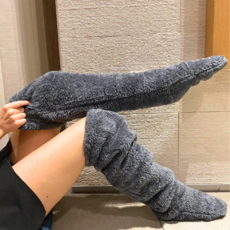 Plush lounge socks - Versatile Use for Every Occasion