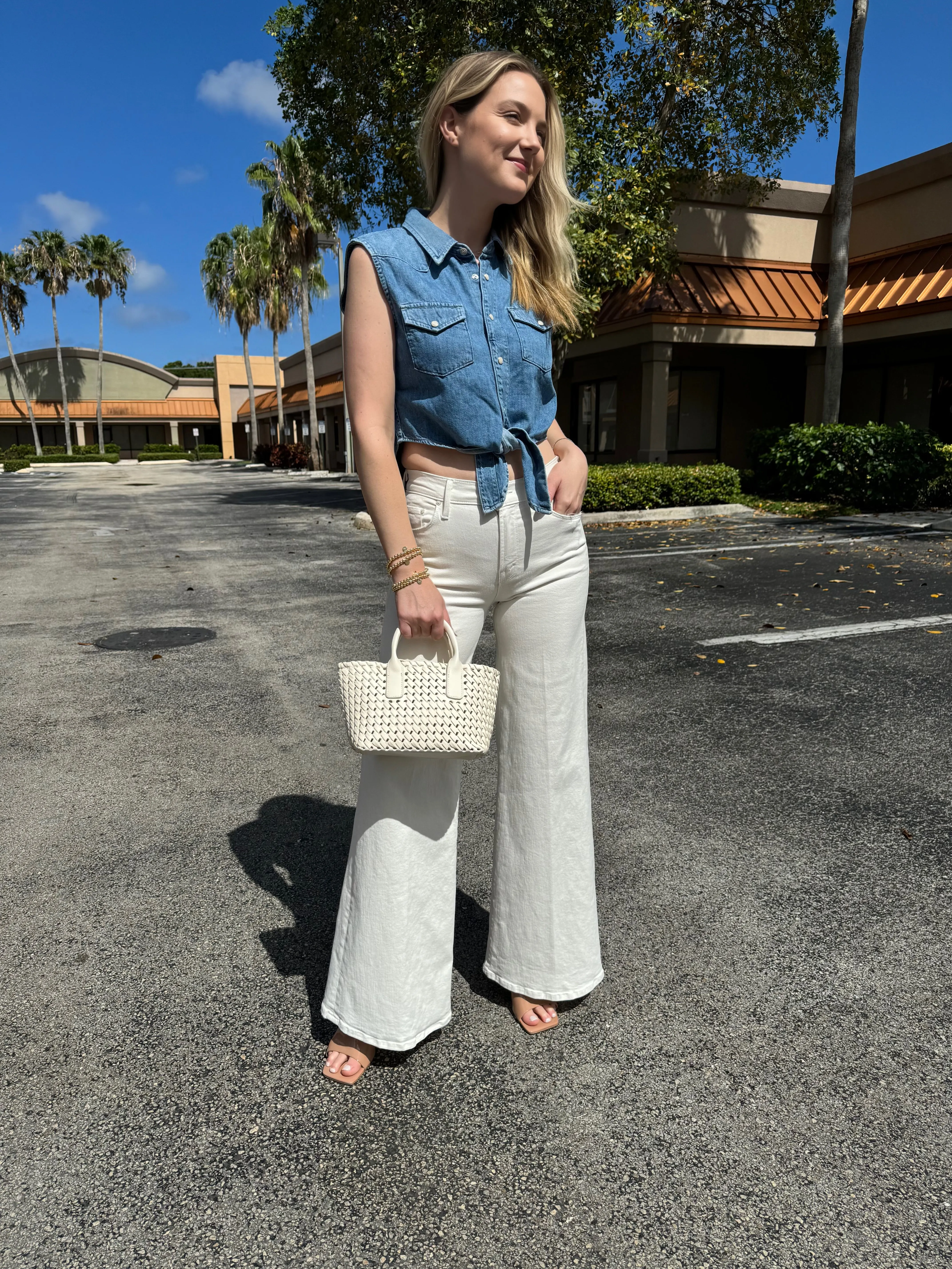 The Sleeveless Knotted Exes Top