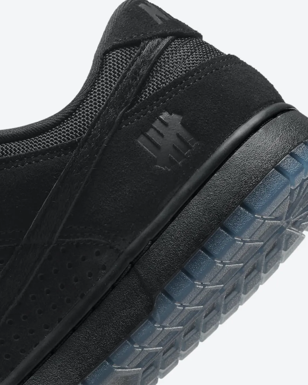Undefeated x Nike Dunk Low 5 On It 'Black' Sneakers
