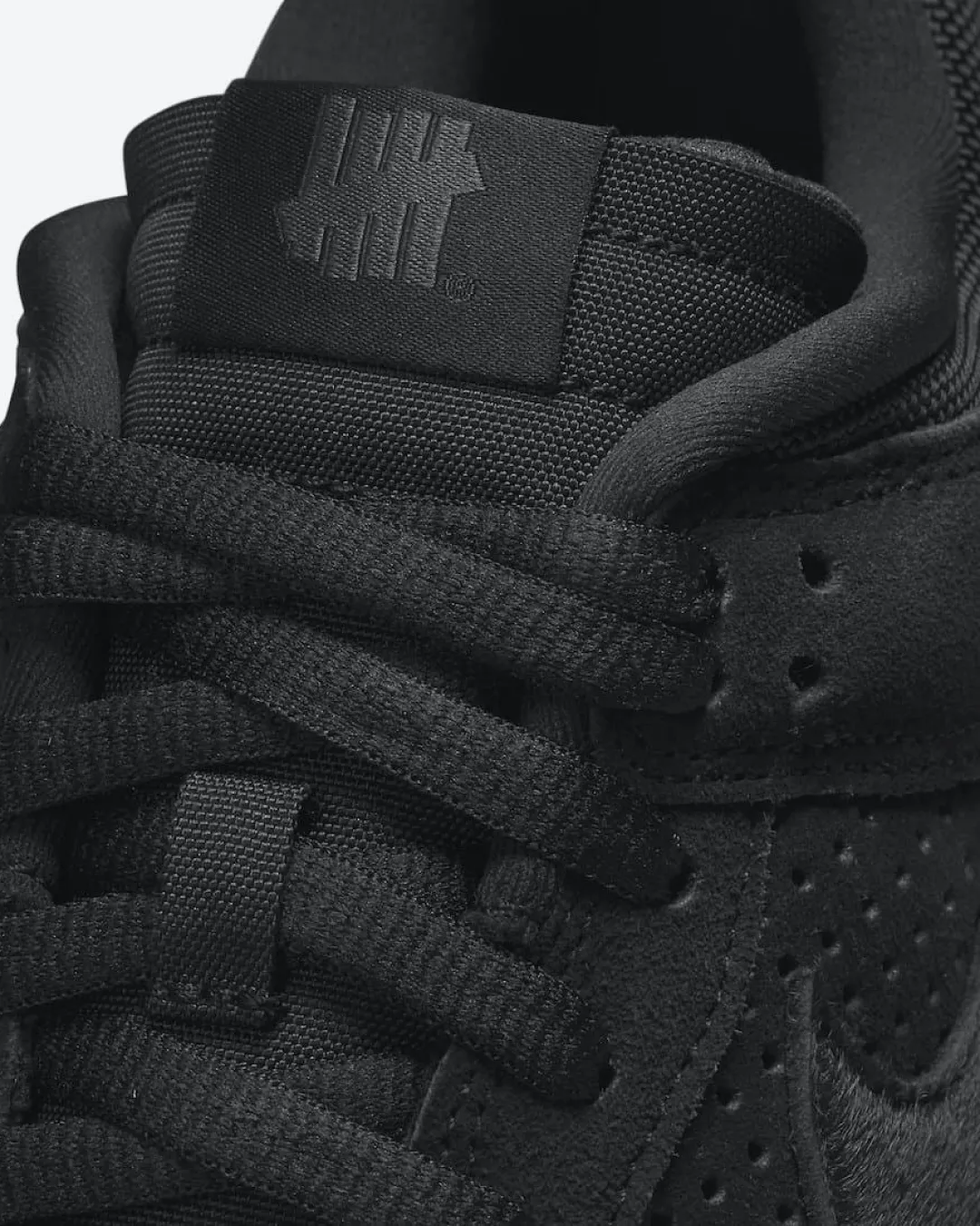 Undefeated x Nike Dunk Low 5 On It 'Black' Sneakers